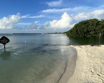 Dreamcabanas - Cayo Corker - Playa