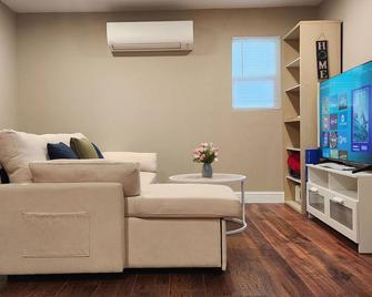 Sequoia Relaxation Nook / charming 1 bedroom studio in three rivers - Three Rivers - Sala de estar