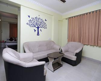 OYO 704 Apartment Kharadi - Pune - Sala de estar