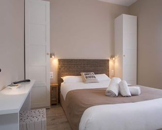 Hôtel Le Vert Bois - Dolus-d'Oléron - Schlafzimmer