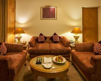 Gilgit Serena Hotel - Gilgit - Sala de estar