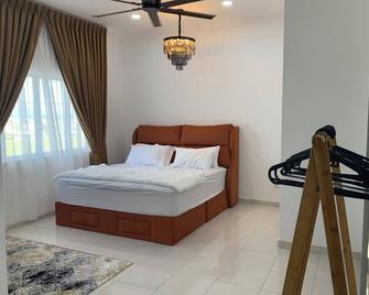 Sp Homestay Puncak Alam - Bandar Puncak Alam - Bedroom