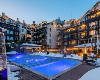 Premier Luxury Mountain Resort - בנסקו - בריכה