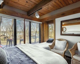 Cedar Nest Experience Ozark Magic in Sunrise Beach - Sunrise Beach - Bedroom