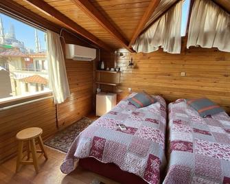 Terrace Guesthouse - Istanbul - Bedroom