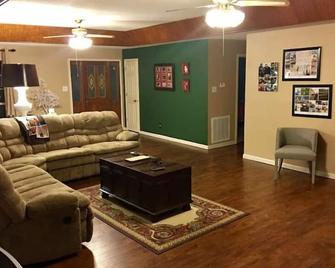 Three Bedroom Very Nice House - Bryant, Ar - Bryant - Huiskamer