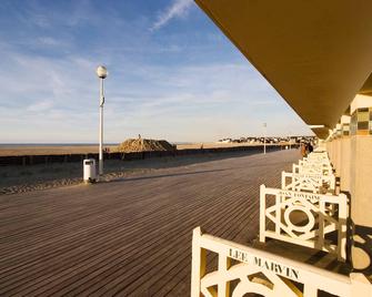 ibis budget Deauville - Довіль - Патіо