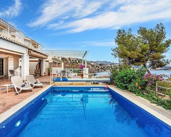 Gorgeous Home In La Herradura - La Herradura - Pool