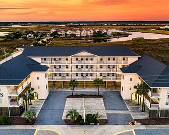 Unit 101D at Tiffany's Motel - Surf City - Edificio