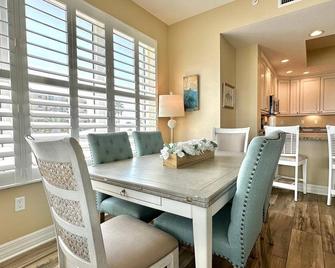 Sandpiper's Cove 303 Waterfront 3 Bedroom 2 Bathroom - Sandpiper's Cove 23146 - Clearwater Beach - Dining room