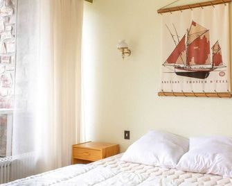 441 - A ERQUY, en bordure de la très belle plage de CAROUAL 2km de sables fin - Erquy - Chambre