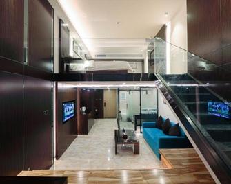 Lavendar Duplex Apartment - Cantón - Lobby