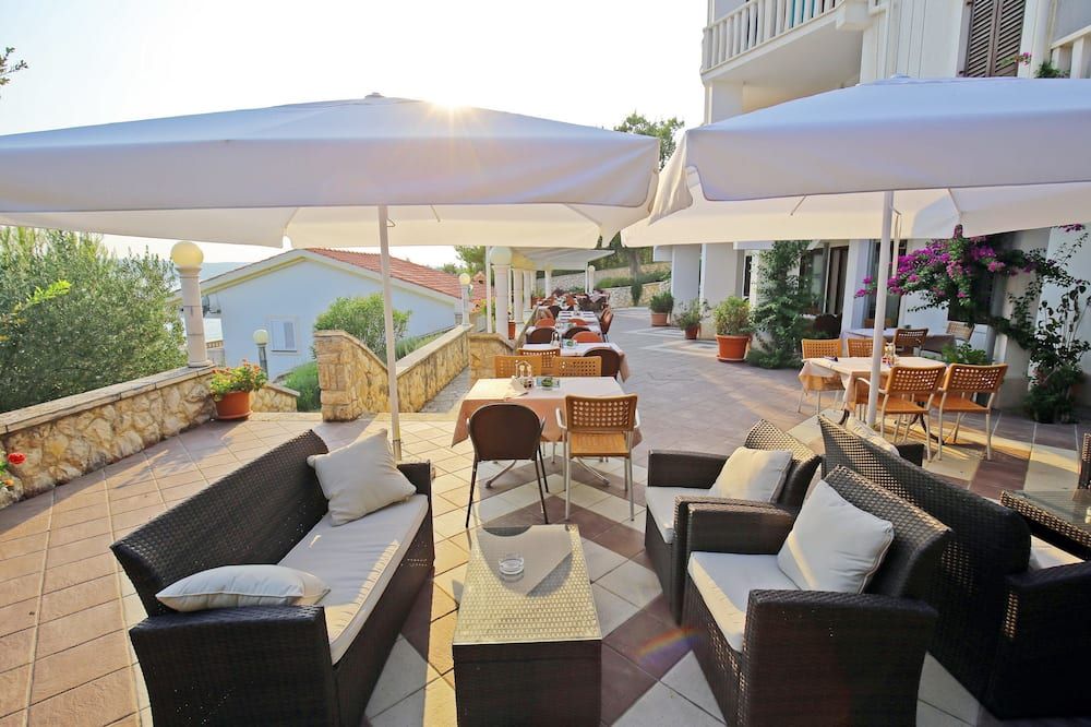 هوتل لوكيجا