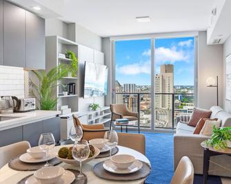 - Casiola Studio's - near Cruise Terminal, Bayfront Park and Kaseya Center - Miami - Comedor