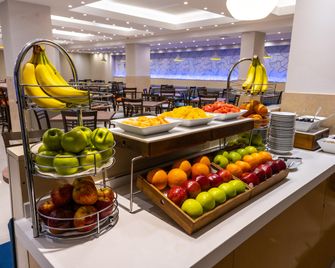 Holiday Inn Express Rosario By IHG - רוזאריו - בופה