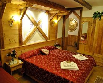 Hotel San Lorenzo - Сан-Лоренцо-ін-Банале - Спальня