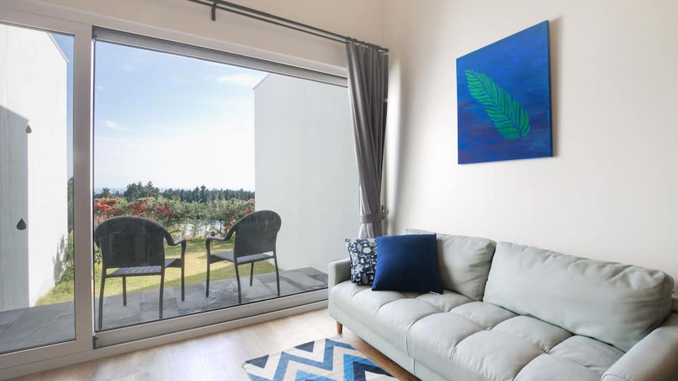 لا بوز بي آند بي