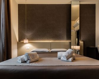 Hotel Palazzo Del Garda & Spa - דסנצאנו דל גארדה - חדר שינה