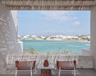 Salt Suites Paros - Naousa - Balcon