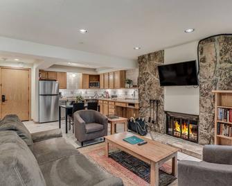Laurelwood Condominiums 203 - Snowmass Village - Living room