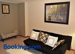 Urban Oasis - Grand Forks - Living room