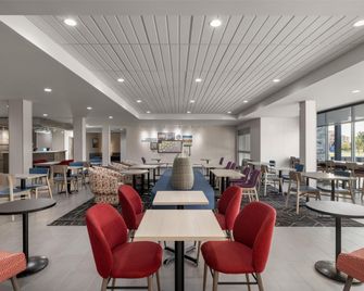 Home2 Suites by Hilton Muncie - Muncie - Lobby