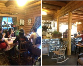 Rustic Cabin Rental in the Tranquil Montana Wilderness near Missoula - Superior - Restaurant