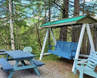 Charlevoix, spa, bbq, fire & nature - Saint-Tite-des-Caps - Patio