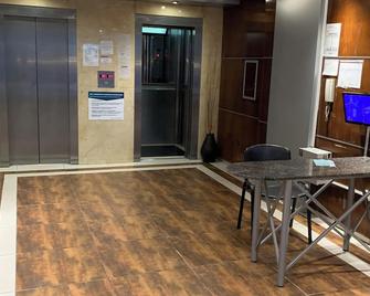 Departamento amplio frente parque sarmiento a 1 cuadra de terminal y centro - Cordoba - Dining room