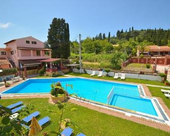 Alex Katerina Apartments - Peroulades - Piscina