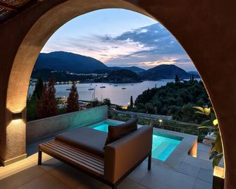 Isavoria Resort - Parga - Balkong