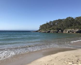 Bull Ray Beach House - Huskisson - Beach