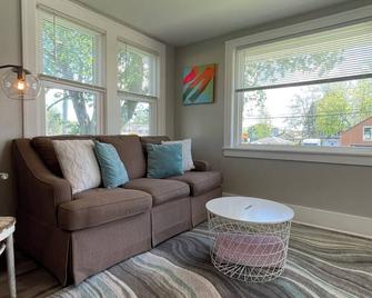 Cozy Winter Retreat in Lakeville - Lakeville