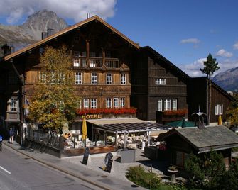 Schweizerhaus Swiss Quality Hotel - Bregaglia - Budova