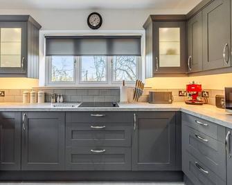 2 bedroom accommodation in Falfield, near Wotton-under-edge - Falfield - Cocina