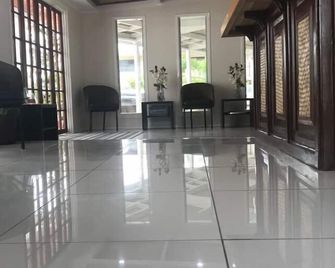 The White House Hotel - אפיה - לובי