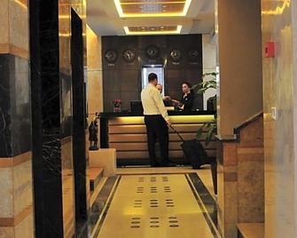City Suite Hotel - Beirut - Front desk