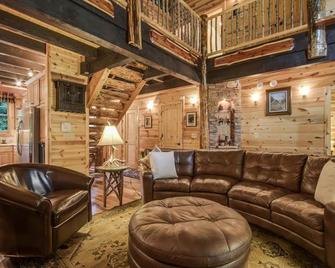 Beautiful River View - Tellico Plains - Living room