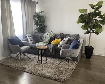 Milpitas Homestay - Milpitas - Living room