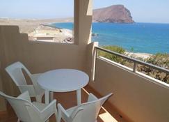 Villa Playa Tejita directly at the sea + beach, 2 pools, sea view, SAT-TV, Wifi - Granadilla - Balcony
