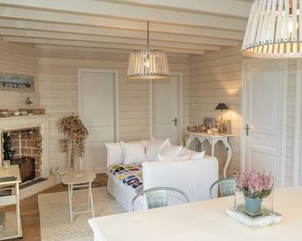 House facing the sea - Les Pieux - Comedor