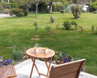 La Chouette - Neuville-Bosc - Patio