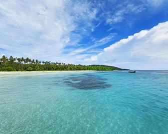 D'Season Premiere Hotel - Jepara - Strand