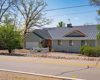 Lake Breeze Timber - Lake Ozark - Gebäude