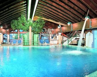 卡爾特斯科米德假日酒店 - 錫菲爾德因提羅 - 塞費爾德 - 游泳池