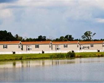 レッド シューズ RV パーク - キンダー - 建物