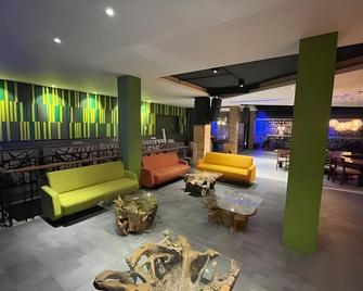 Hotel Victoria River View - Banjarmasin - Lounge