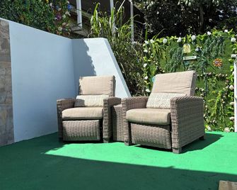 Peaceful cozy studio w a/c with breezy views, private patio & intimate space. - Barranquitas - Patio