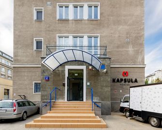 Kapsula Hostel Warszawa - ורשה - בניין