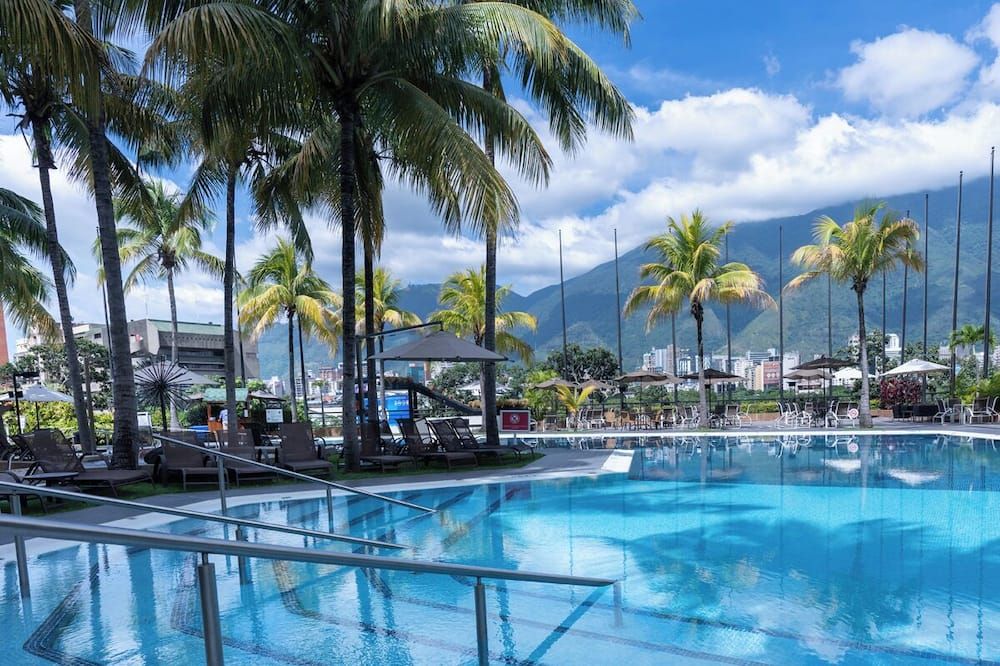 فندق وأجنحة اوروبويلدينغ كاركاس - كاراكاس - حوض السباحة